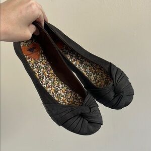 Black Loafers with Elegant Knot Detail